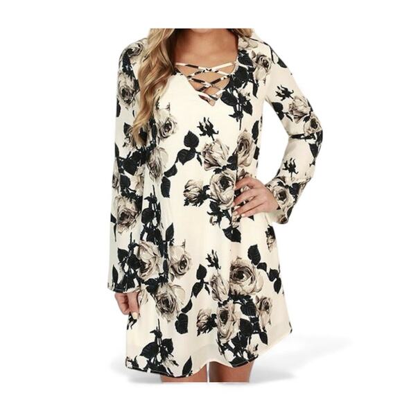 Dee Elle Flowered Boho Dress Black White Size Small - Picture 1 of 15
